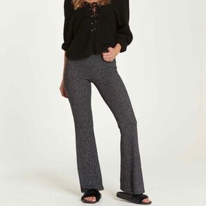 Billabong Women's Gray Only Dreamin Ribbed Knit Flare Legging Pants Size X-Small